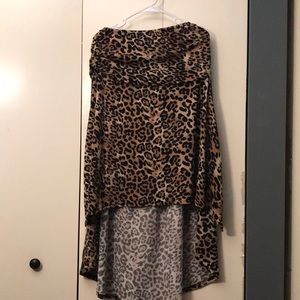 off the shoulder sleeveless leopard print tunic